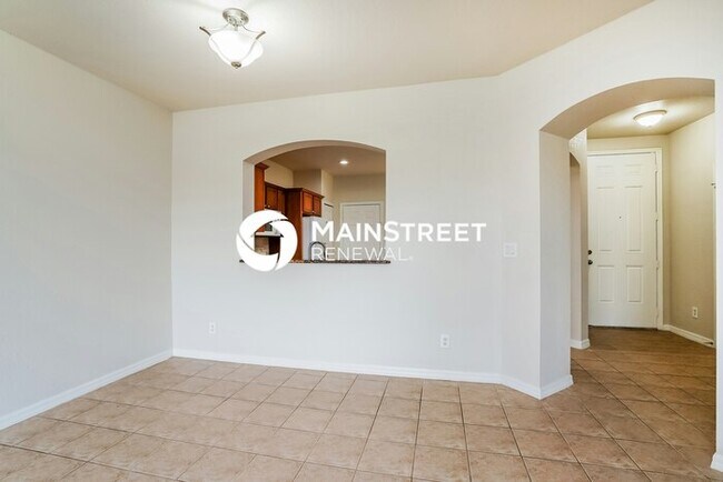 Building Photo - 4 Bedroom Pet-Friendly Home in Fort Myers, FL with Main Street Renewal
