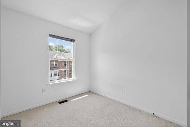 Building Photo - 1034 Meandering Way