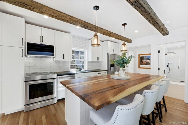 Building Photo - 17C Basket Neck Ln