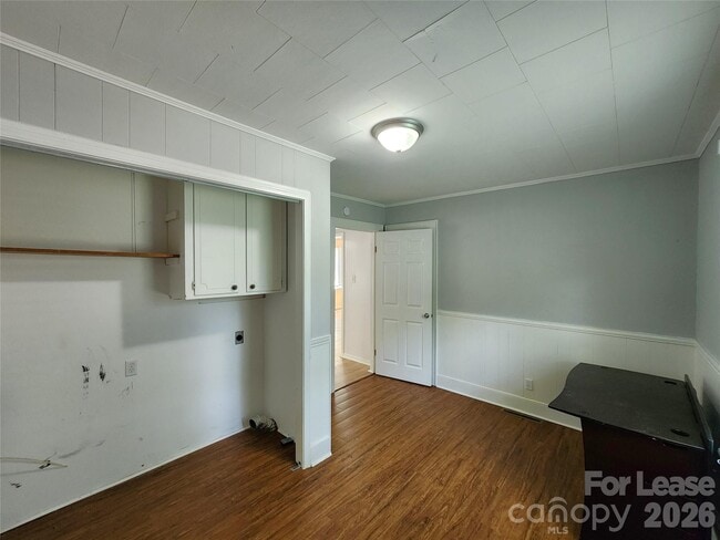 Building Photo - 135 Oak Grove Rd