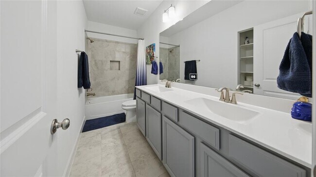 Building Photo - 2807 Kingly Pne Trl
