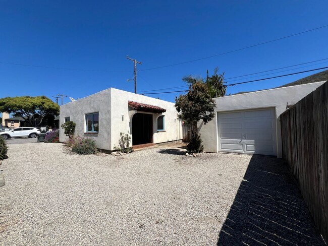 Building Photo - Charming Spanish Style Bungalow in West Ve...