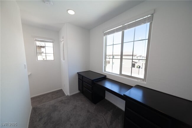 Building Photo - 5421 Scotch Cap Dr
