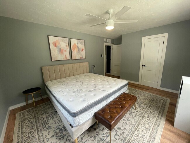 Building Photo - Beautiful 2 Bedroom, 1 Bathroom Apartment ...