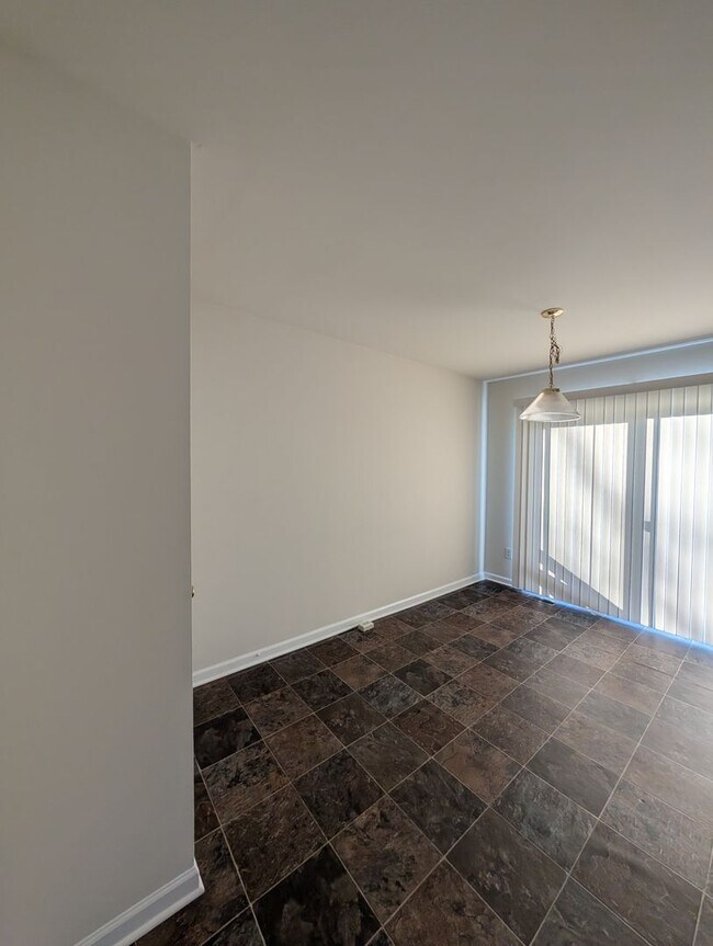 Building Photo - 322 Caribou Ln