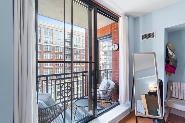 Building Photo - 1025 MAXWELL Ln