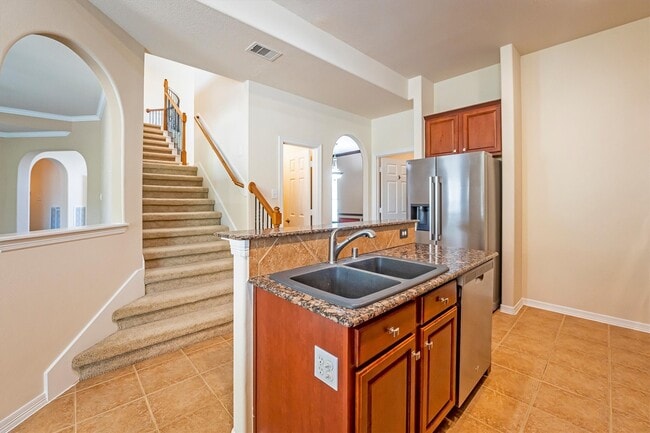 Building Photo - 25223 Hideaway Run Dr