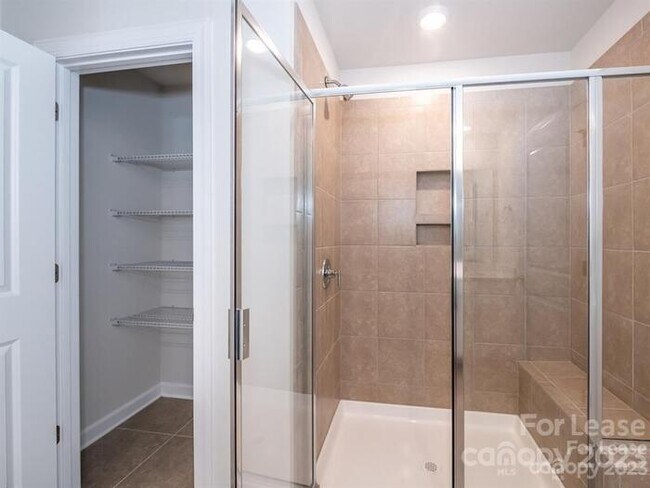 Building Photo - Charming 3-Bedroom Home with Landscaped Ba...