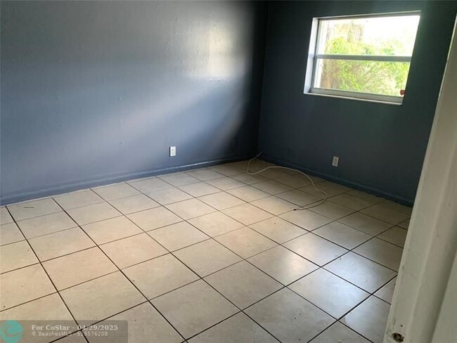 Building Photo - 2760 NW 58th Terrace