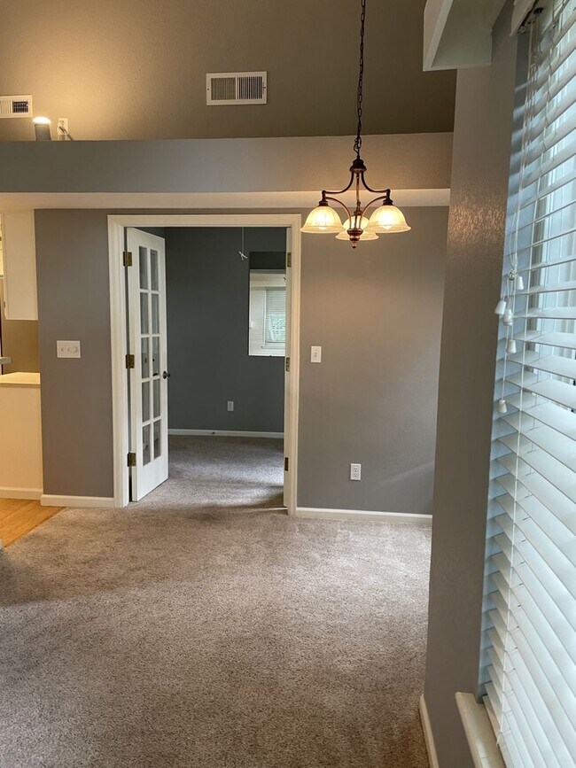 Building Photo - 6054 Gunbarrel Ave