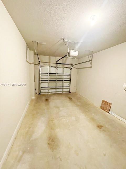 Building Photo - 3939 SE Mentmore Ln