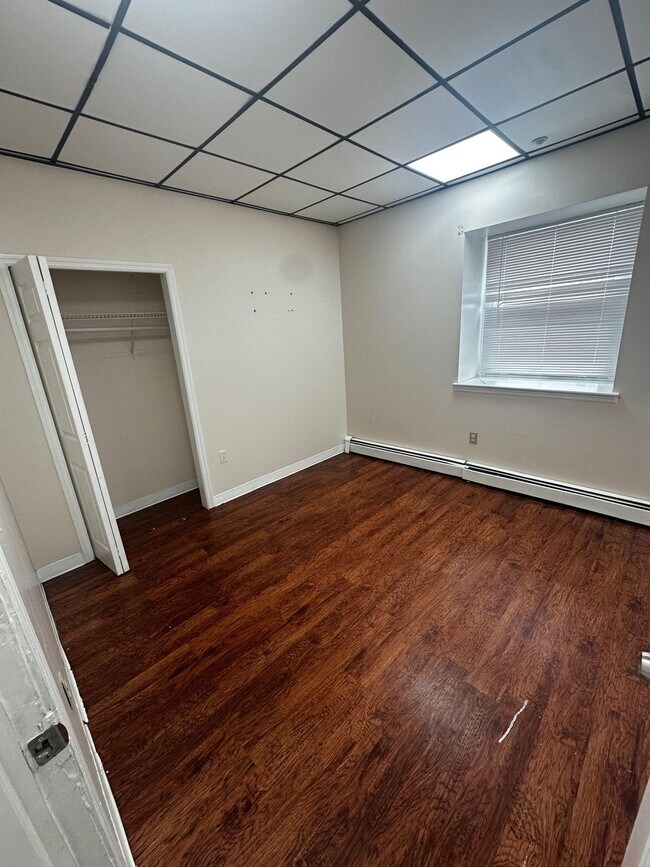 Building Photo - 15 N Clinton St