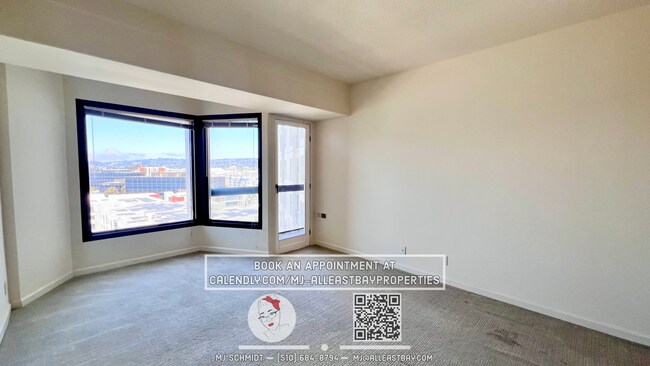 Building Photo - Contemporary condo on the 10th floor inclu...