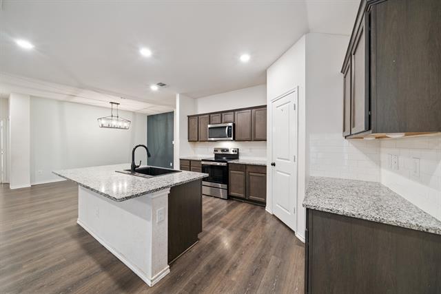 Building Photo - 809 Farmstead Wy