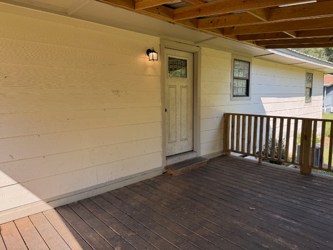 Building Photo - 128 Faires Ln