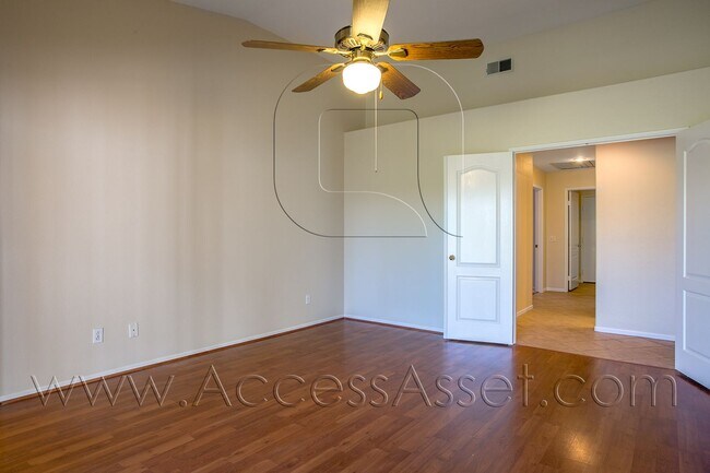 Building Photo - 40025 Athena Ln
