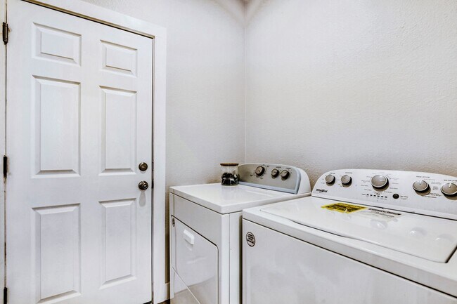 Building Photo - 4216 Flat Stone Ct