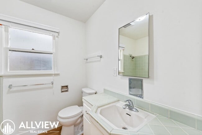 Building Photo - Stylishly Renovated Santa Ana Gem – 4-Bedr...