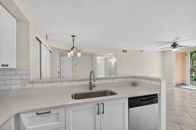 Building Photo - 107 Yacht Club Way