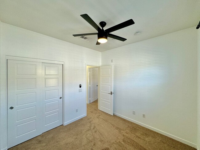 Building Photo - Great 3B/2.5BA Townhome in San Marcos!