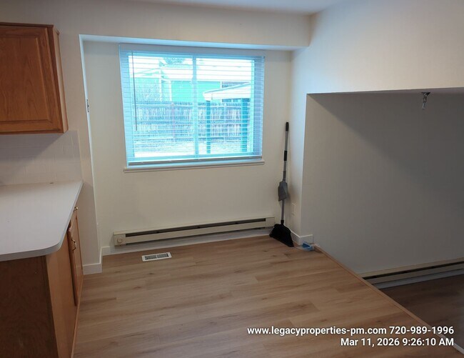 Building Photo - QUAINT SPLIT LEVEL IN MORRISON