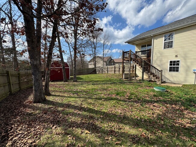 Building Photo - Beautiful spacious home in Waynesville