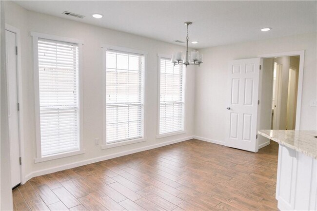 Building Photo - 3 Acorn Cir