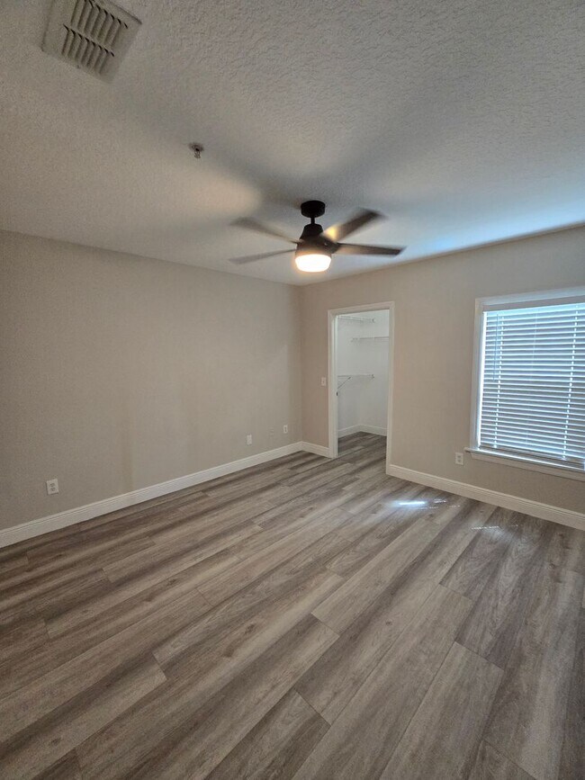 Building Photo - 6578 Swissco Dr