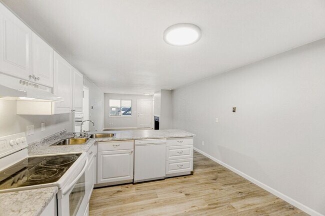 Building Photo - 1120 Mazatlan Cir