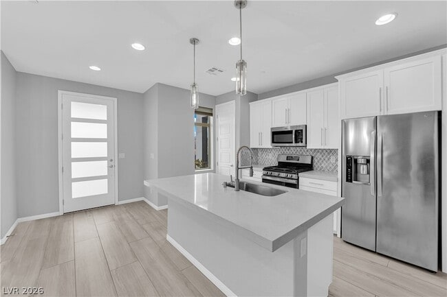 Building Photo - 11665 Redwood Mountain Ave