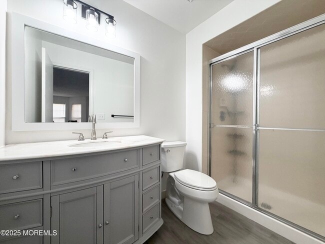 Building Photo - 33 Tulip Ln