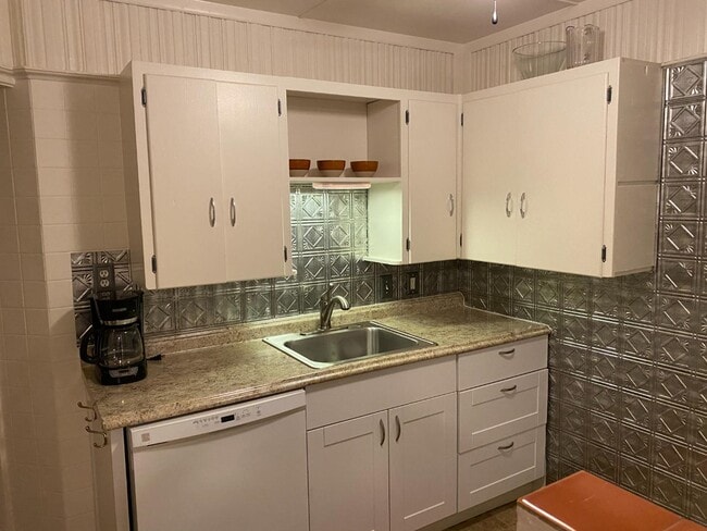 Building Photo - 304 S Harrison St