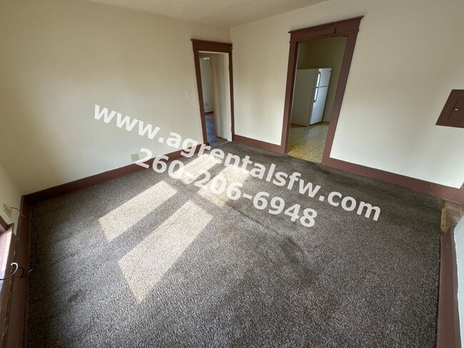 Building Photo - 1002 Columbia Ave