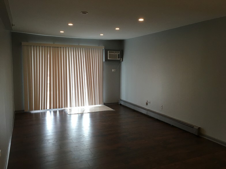 Building Photo - 8432 103rd Terrace