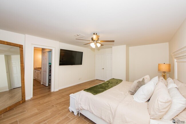 Building Photo - 3484 W 14th St