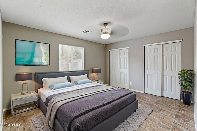 Building Photo - 14336 Desert Sage Dr