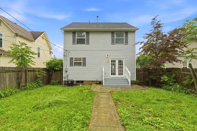 Building Photo - 2688 Bellwood Ave