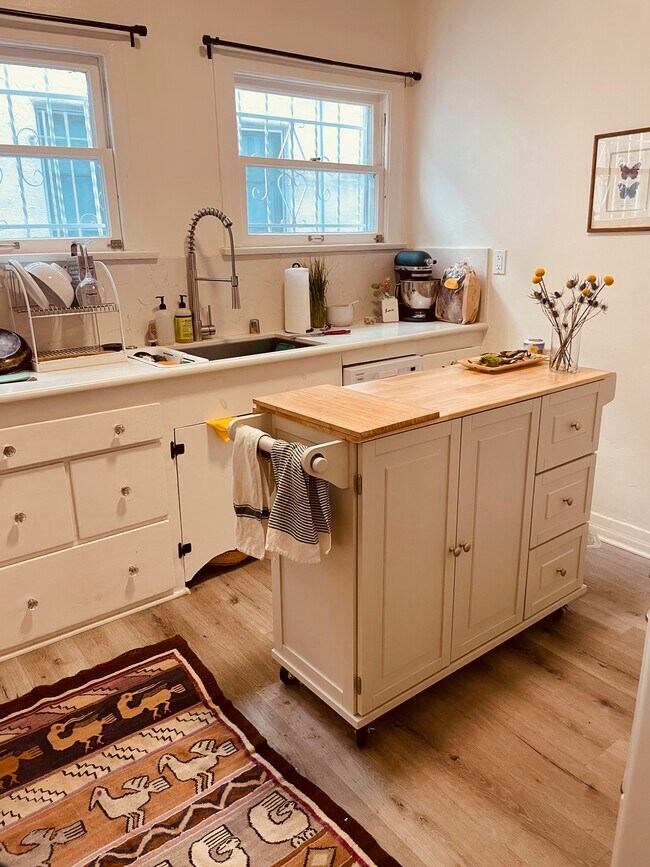 Kitchen - 6360 Orange St