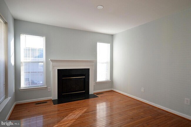 Building Photo - 106 Cagney Terrace SE