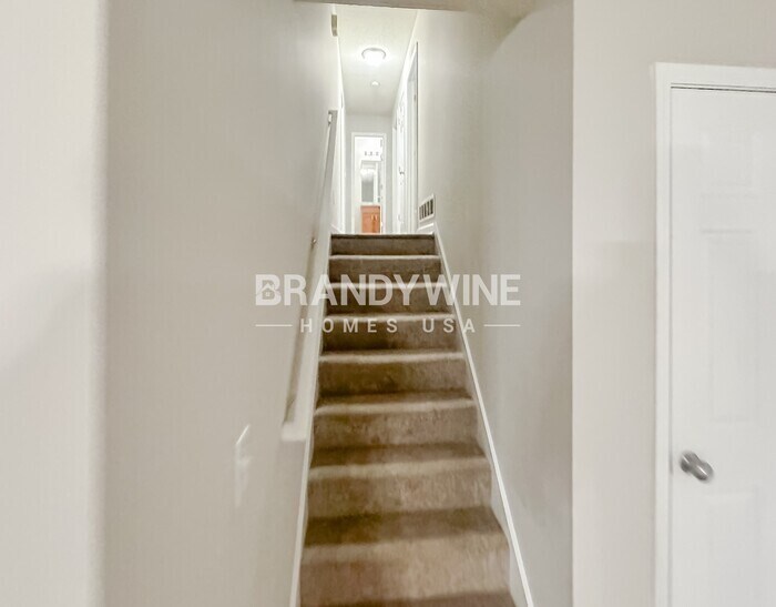 Building Photo - 700 Newport Dr