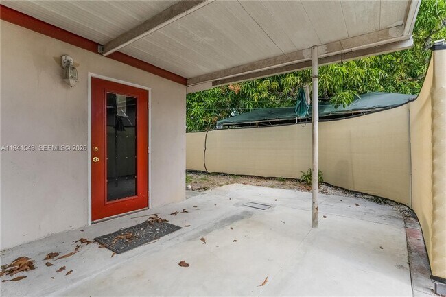 Building Photo - 801 N 70th Ave