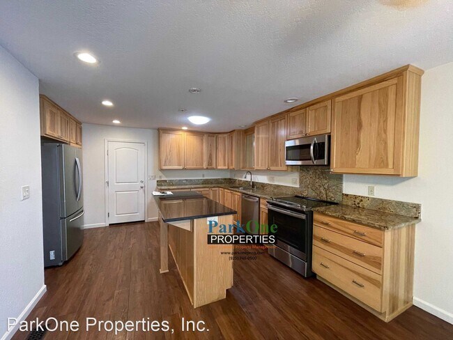 Primary Photo - 3 br, 2.5 bath House - 200 Barnett Ter