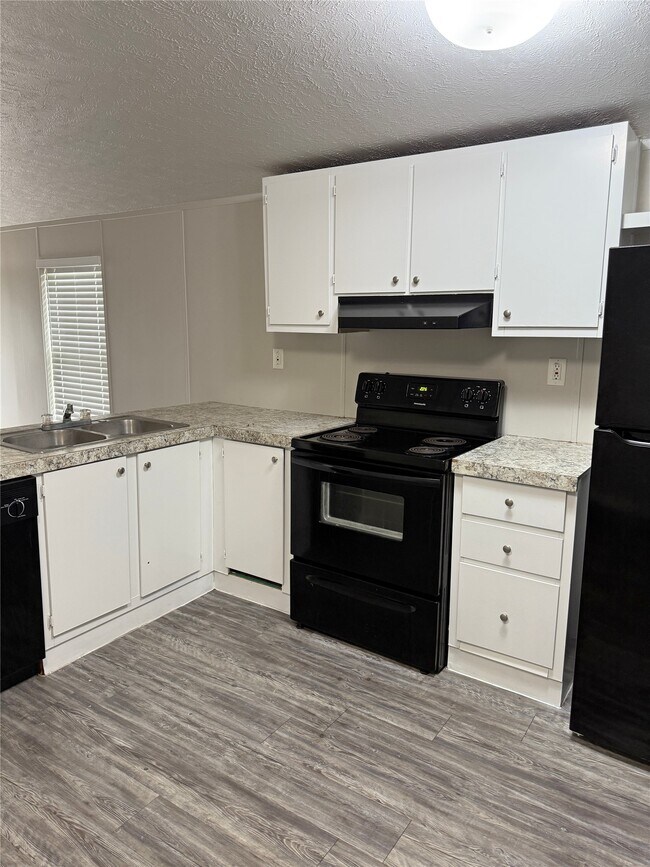 Building Photo - 211 Antilles Dr