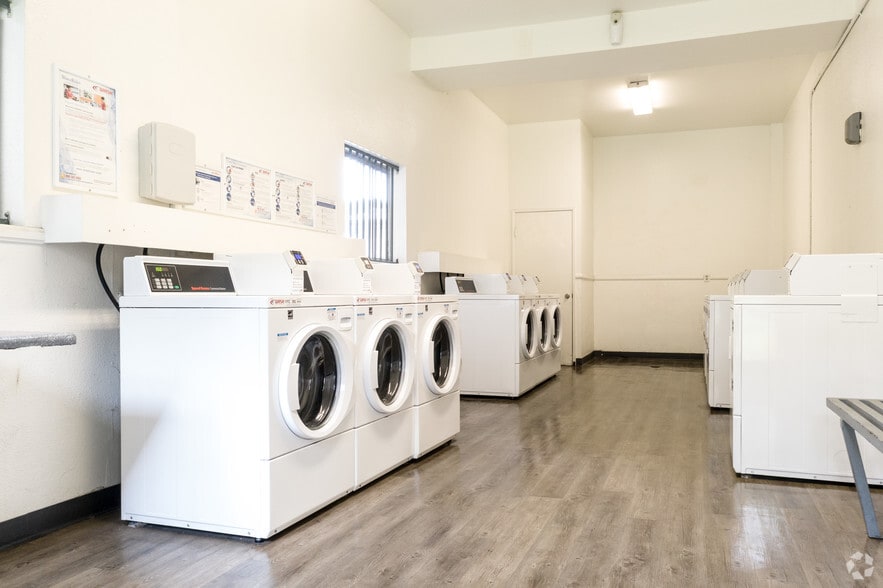 Laundry Facilities - Coronado Palms
