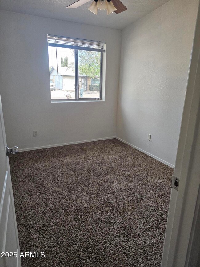 Building Photo - 5018 E Evergreen Dr