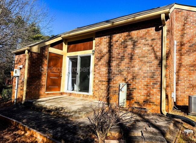 Building Photo - 64 Country Pl Ct