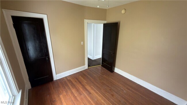 Building Photo - 4133 E 139th St