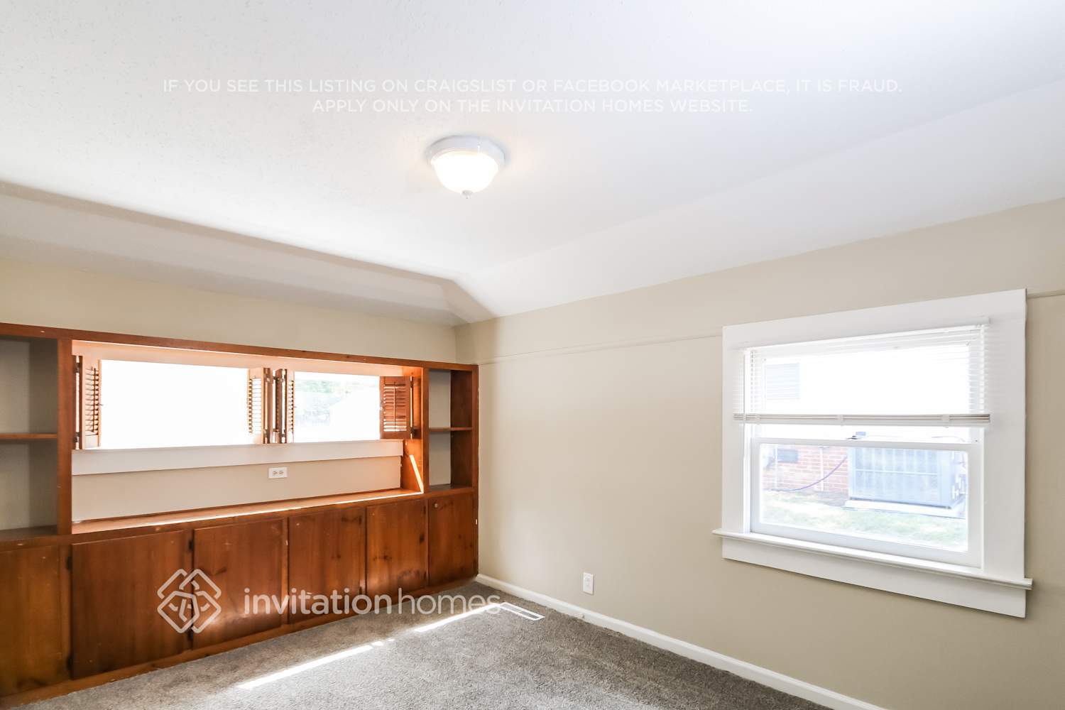 Building Photo - 2209 Ln St