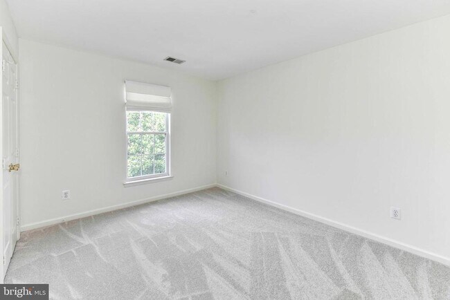 Building Photo - 3105 White Daisy Pl