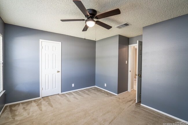 Building Photo - 9614 Fern Crest
